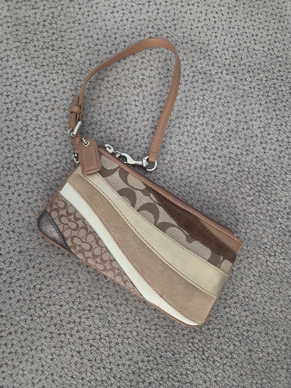RARE Vintage Coach Y2K Wave Patchwork Brown Tan Signature Wristlet